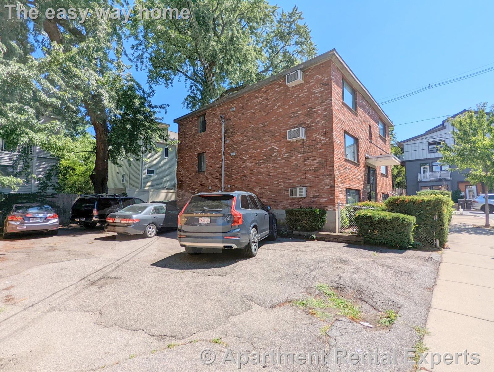 102 Alpine St, Magoun Square