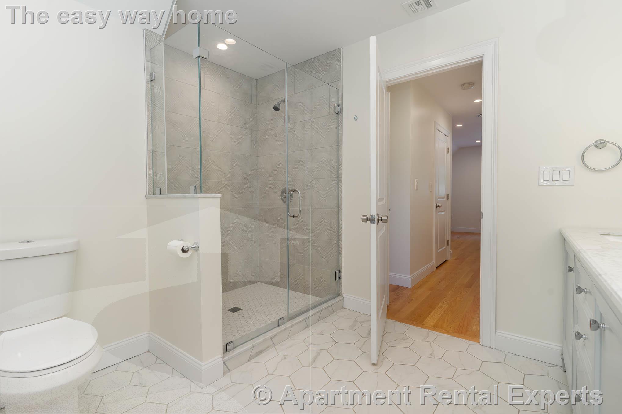 26R James St, Malden Center