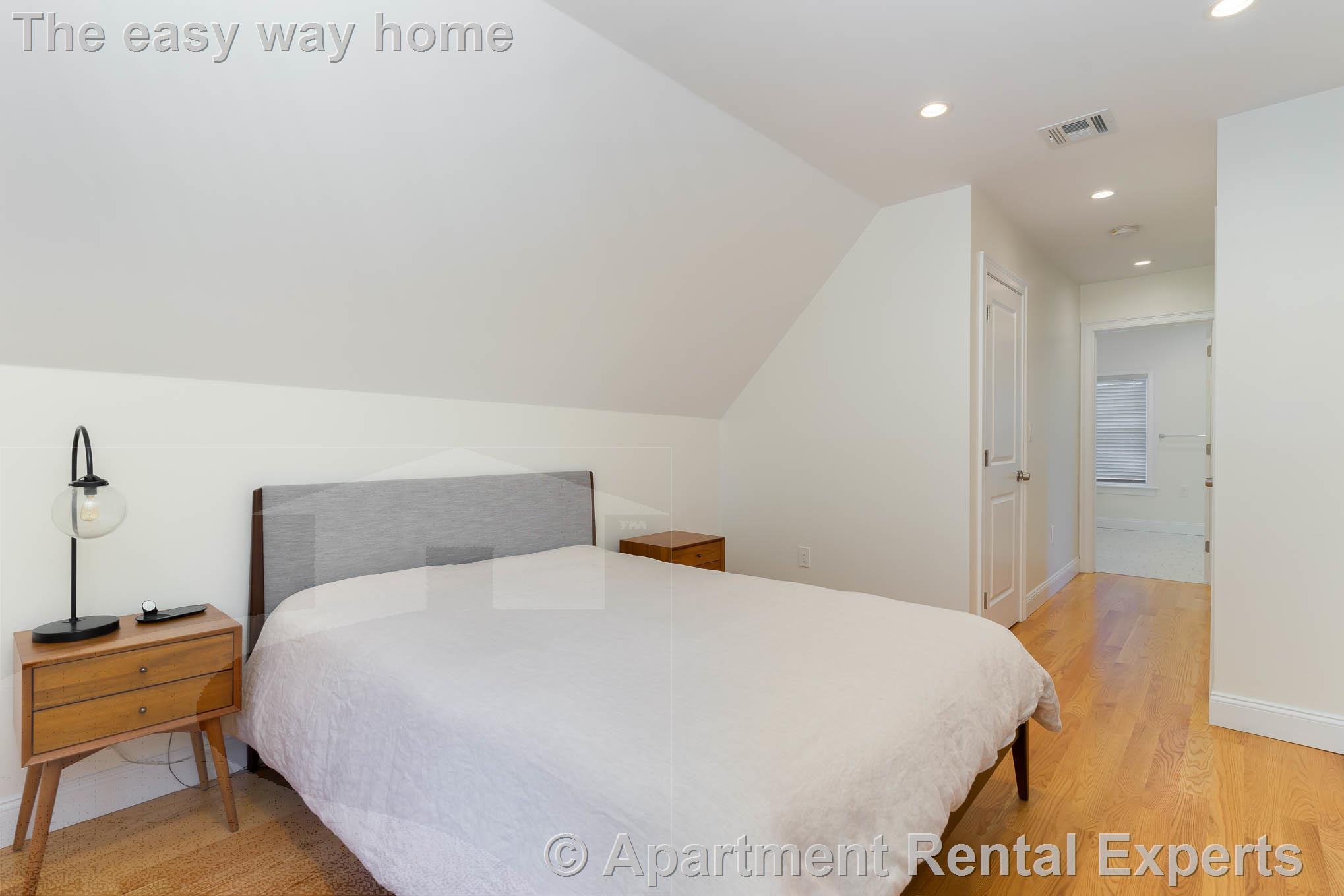 26R James St, Malden Center