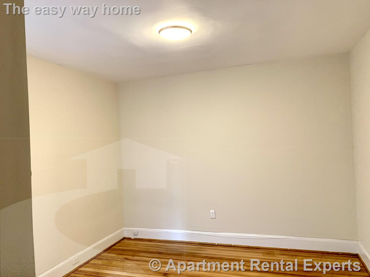 70 Conwell Ave, Tufts