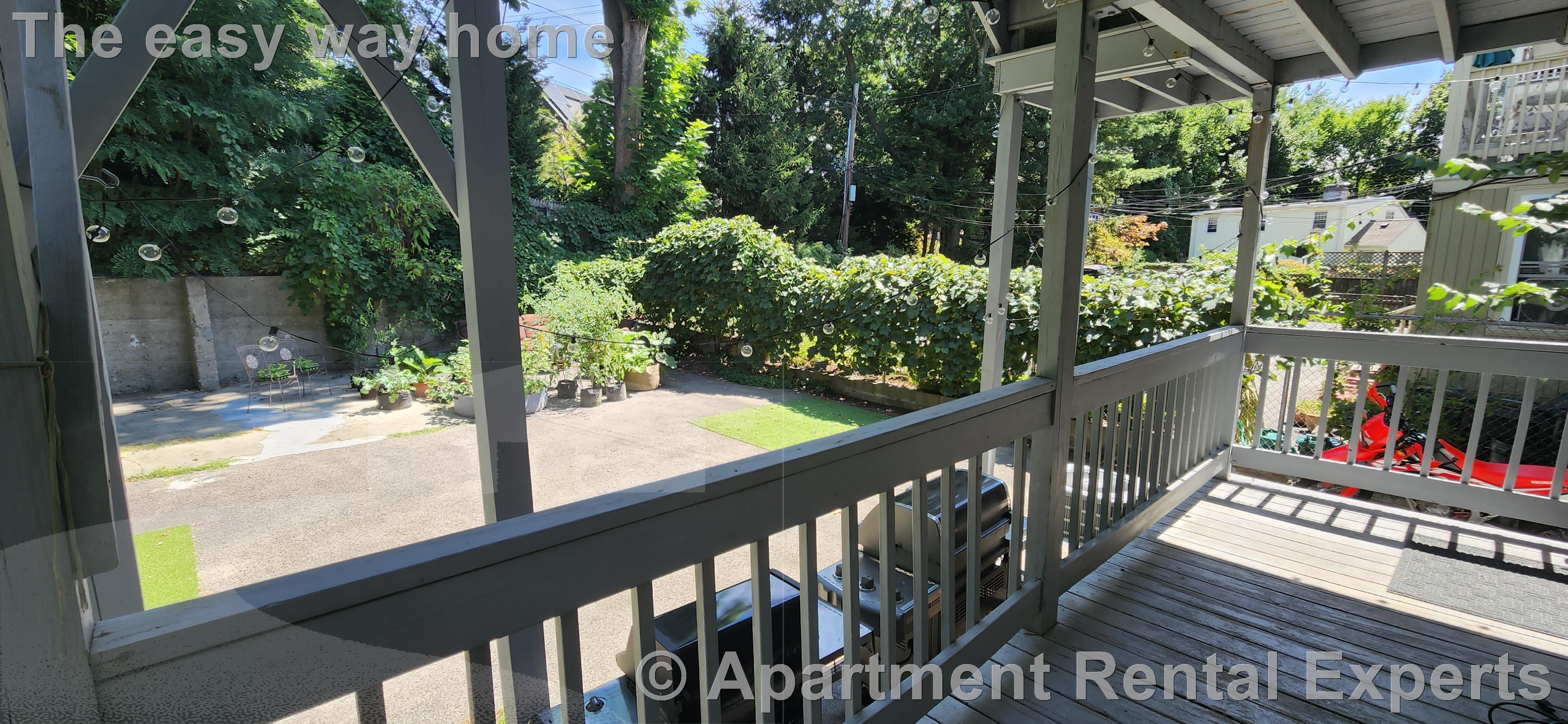 35 Aberdeen Ave, Fresh Pond