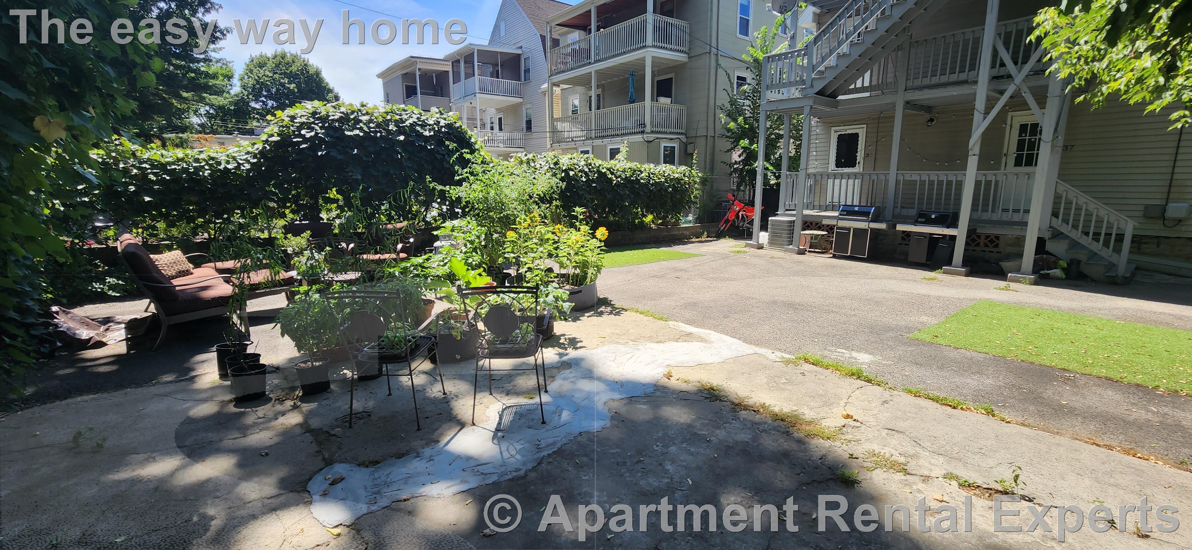 35 Aberdeen Ave, Fresh Pond