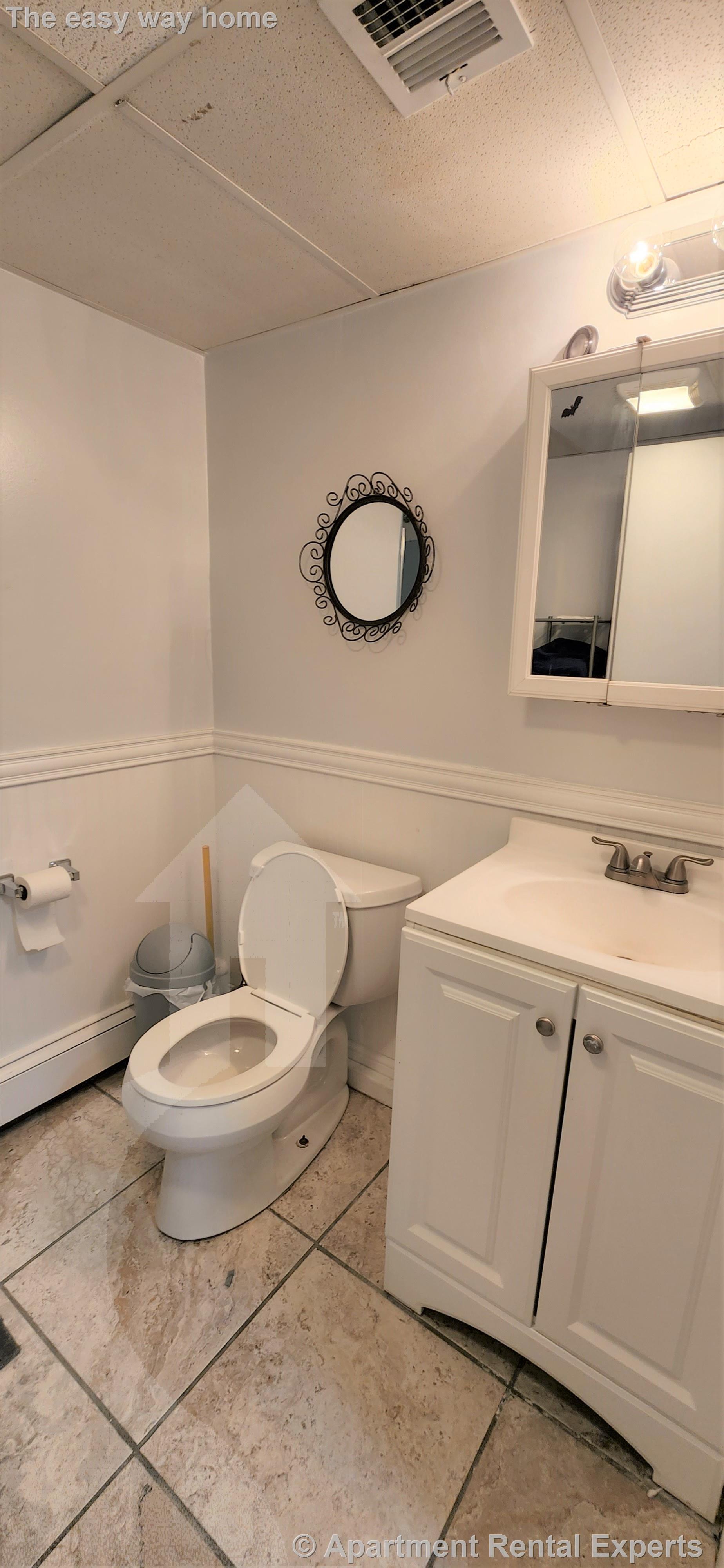 35 Aberdeen Ave, Fresh Pond