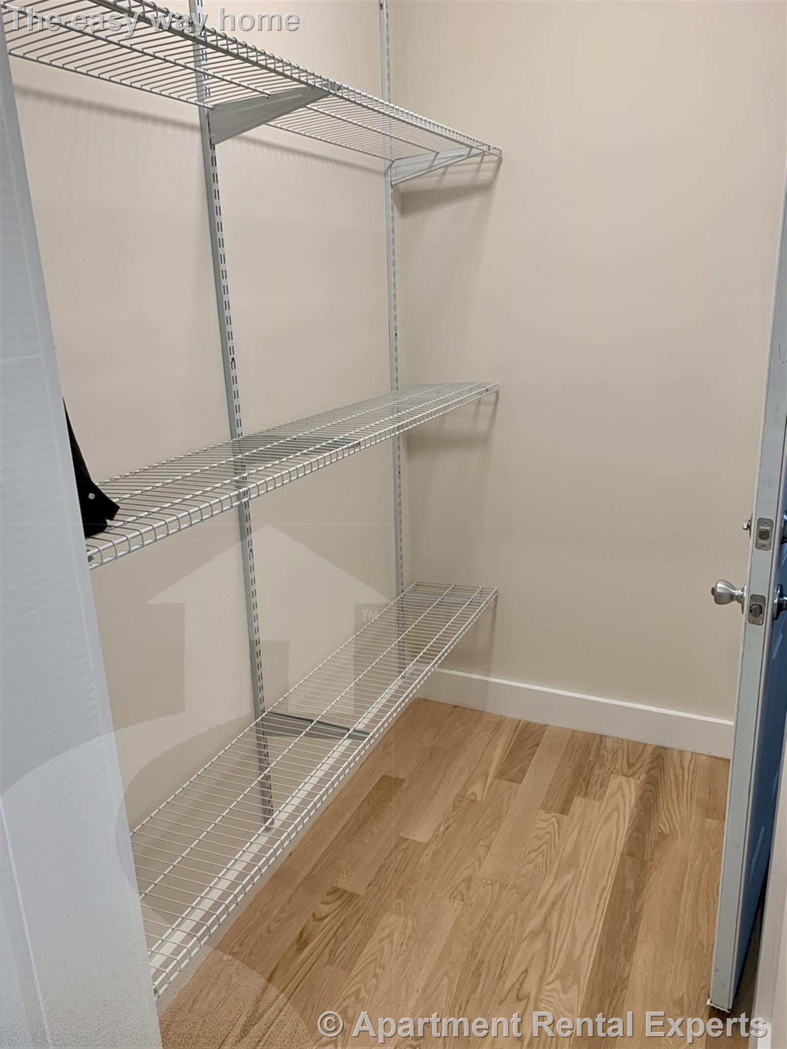 70 Conwell Ave, Tufts