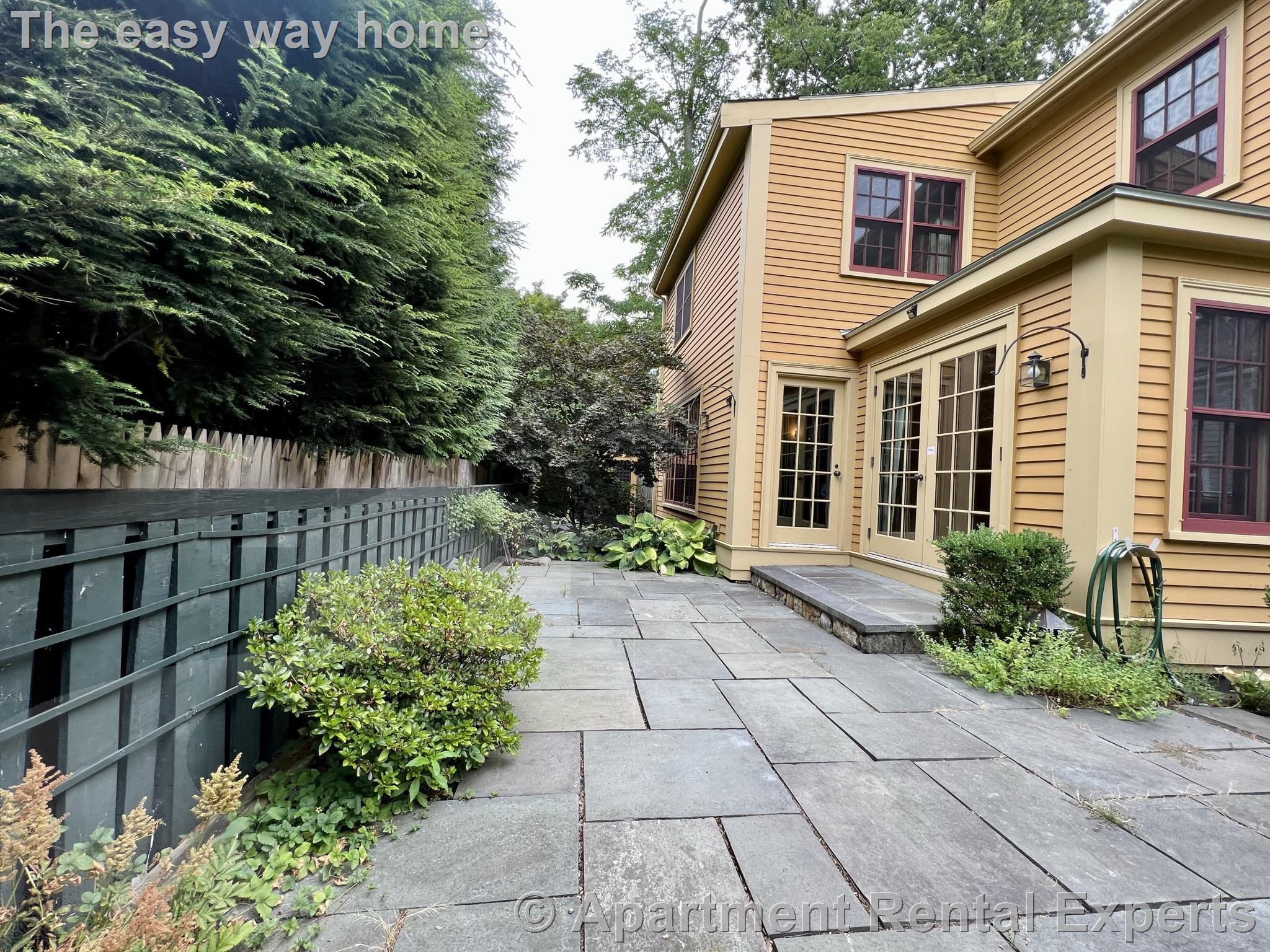 9 Foster Pl, Harvard Square