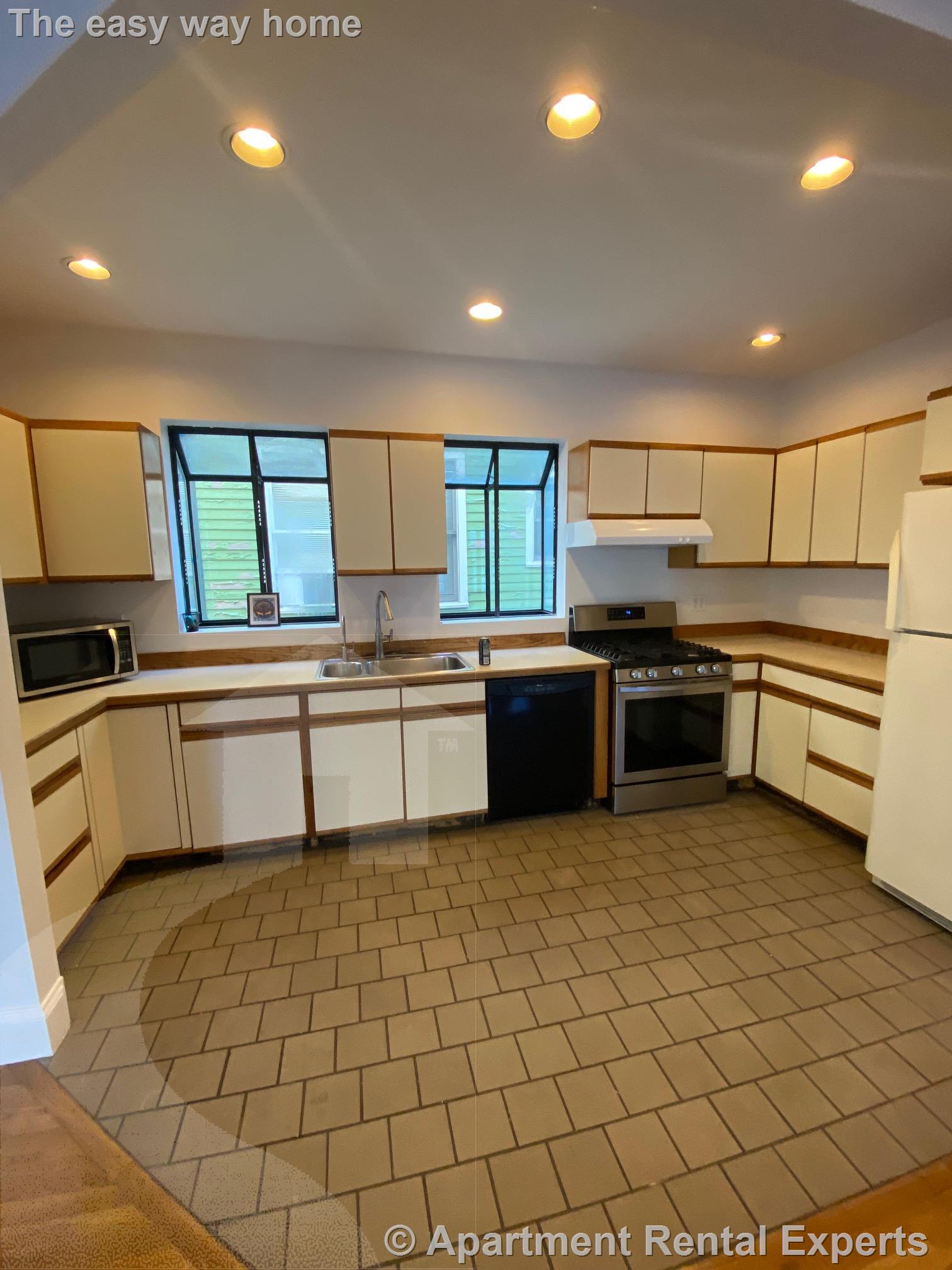 98 Hancock St, Central Square