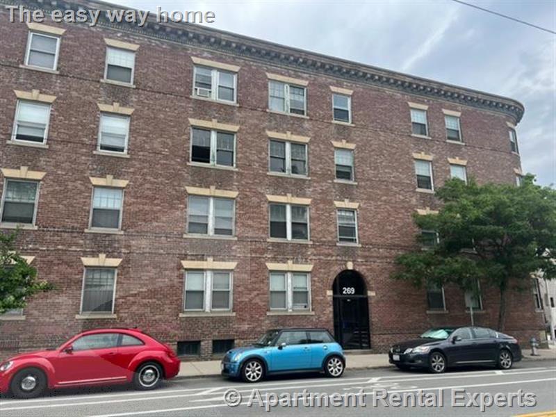 269 Huron Ave, Huron Village