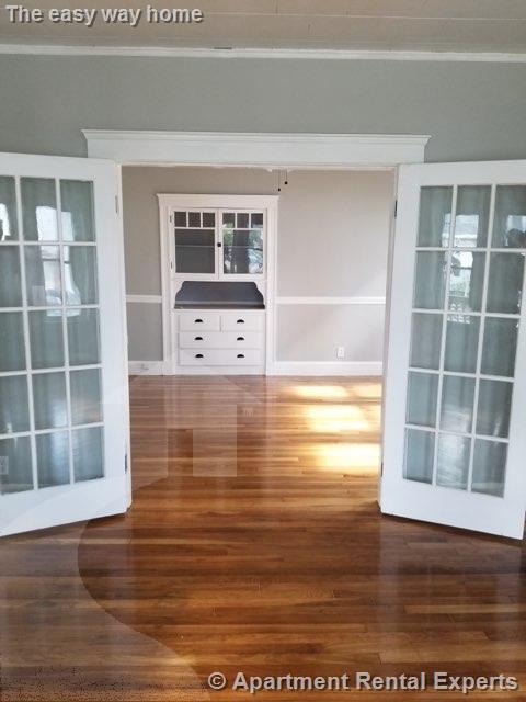 274 Willis Ave, Tufts