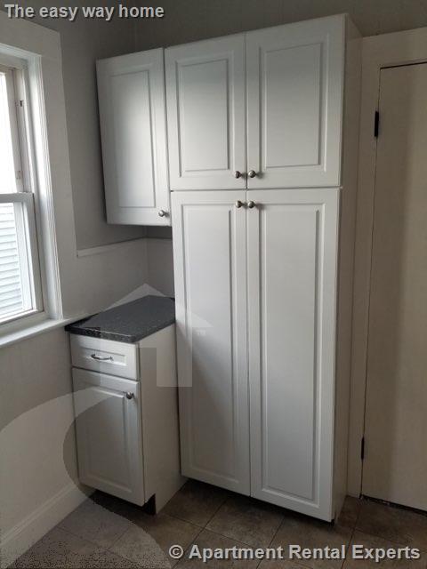 274 Willis Ave, Tufts