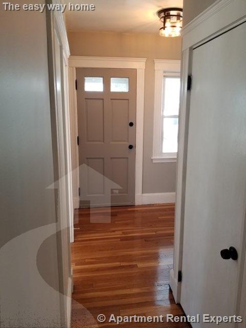 274 Willis Ave, Tufts