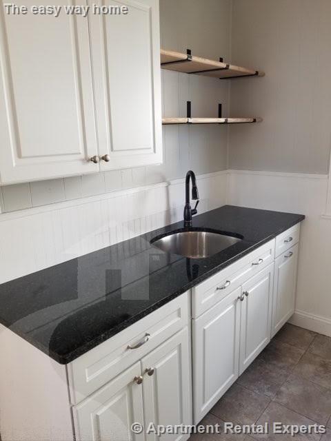 274 Willis Ave, Tufts