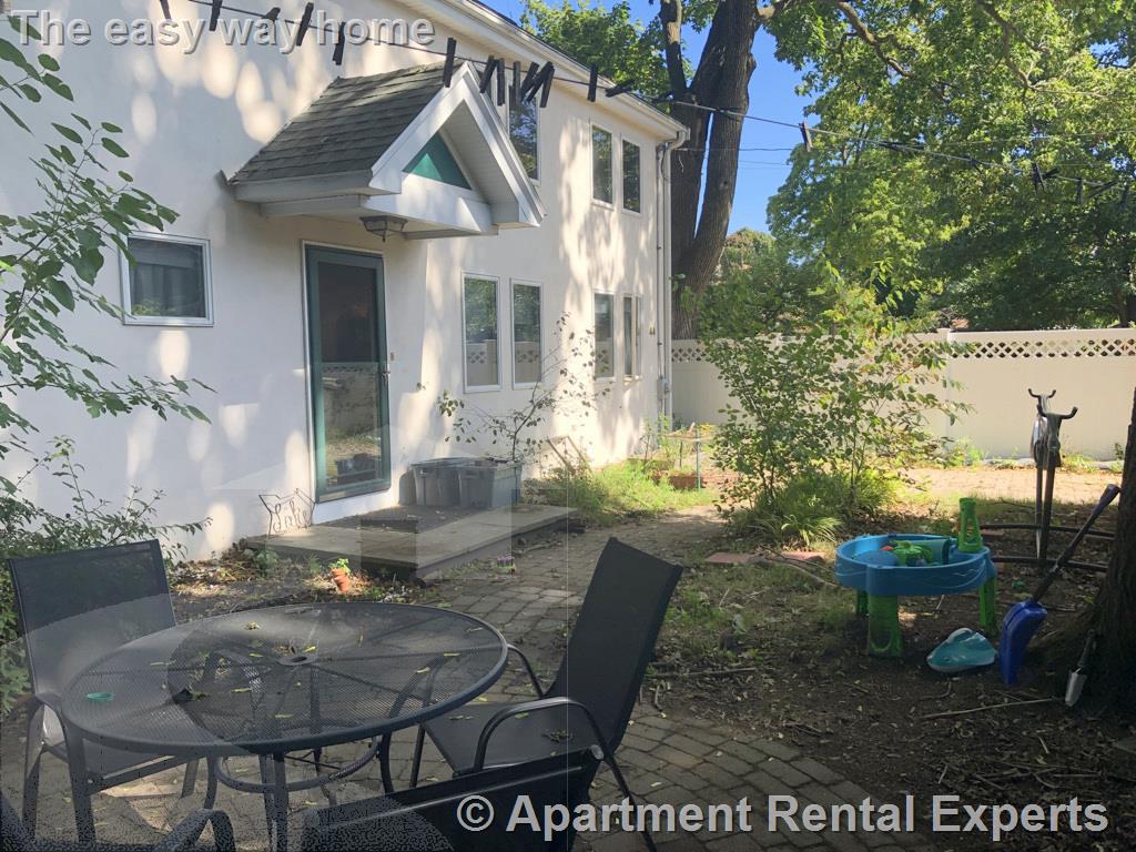 44 Monument St, West Medford