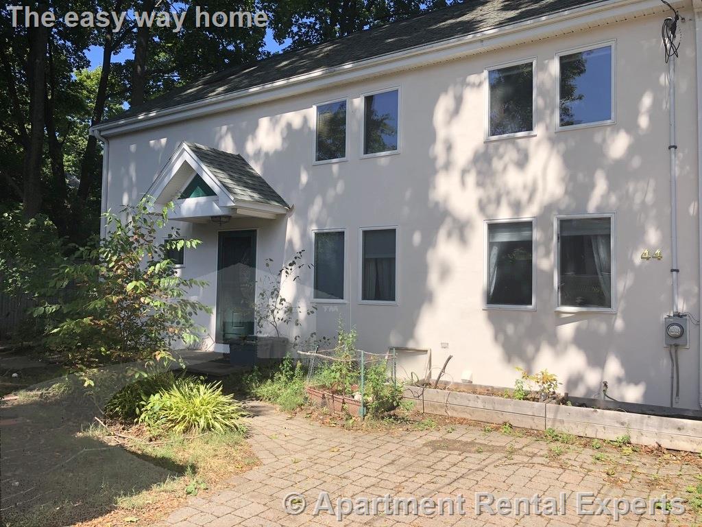 44 Monument St, West Medford