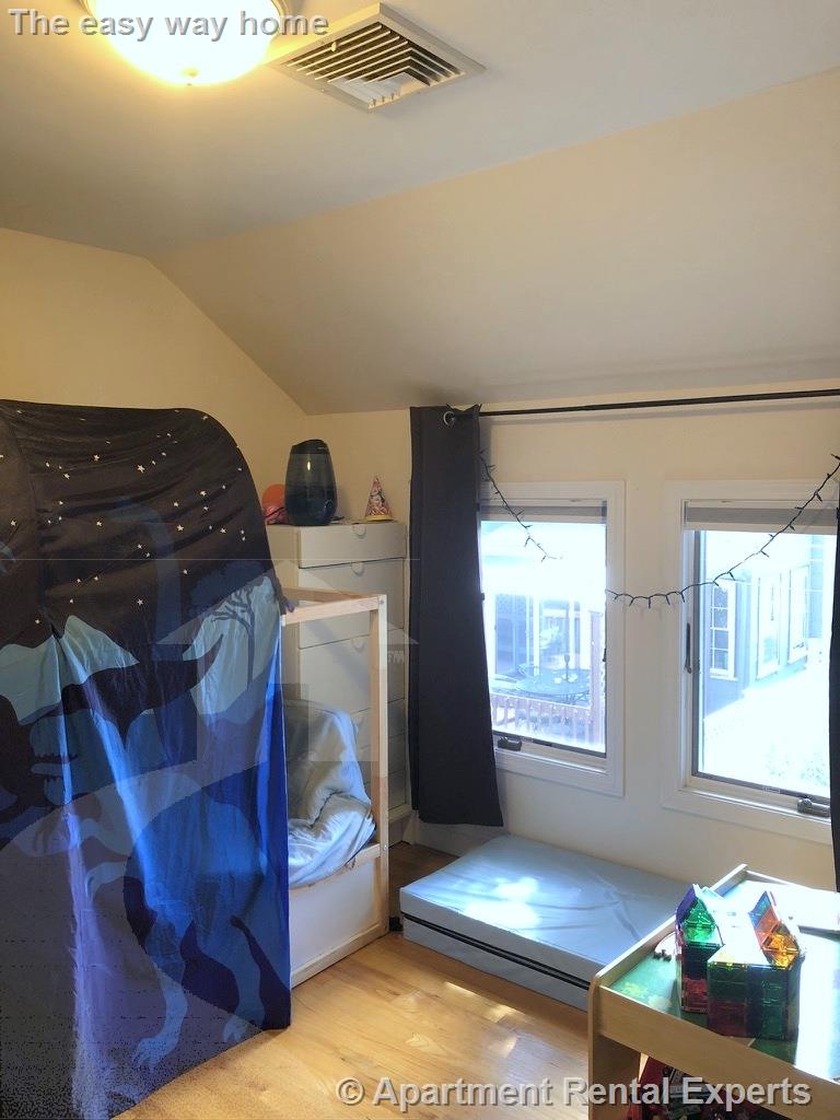 44 Monument St, West Medford