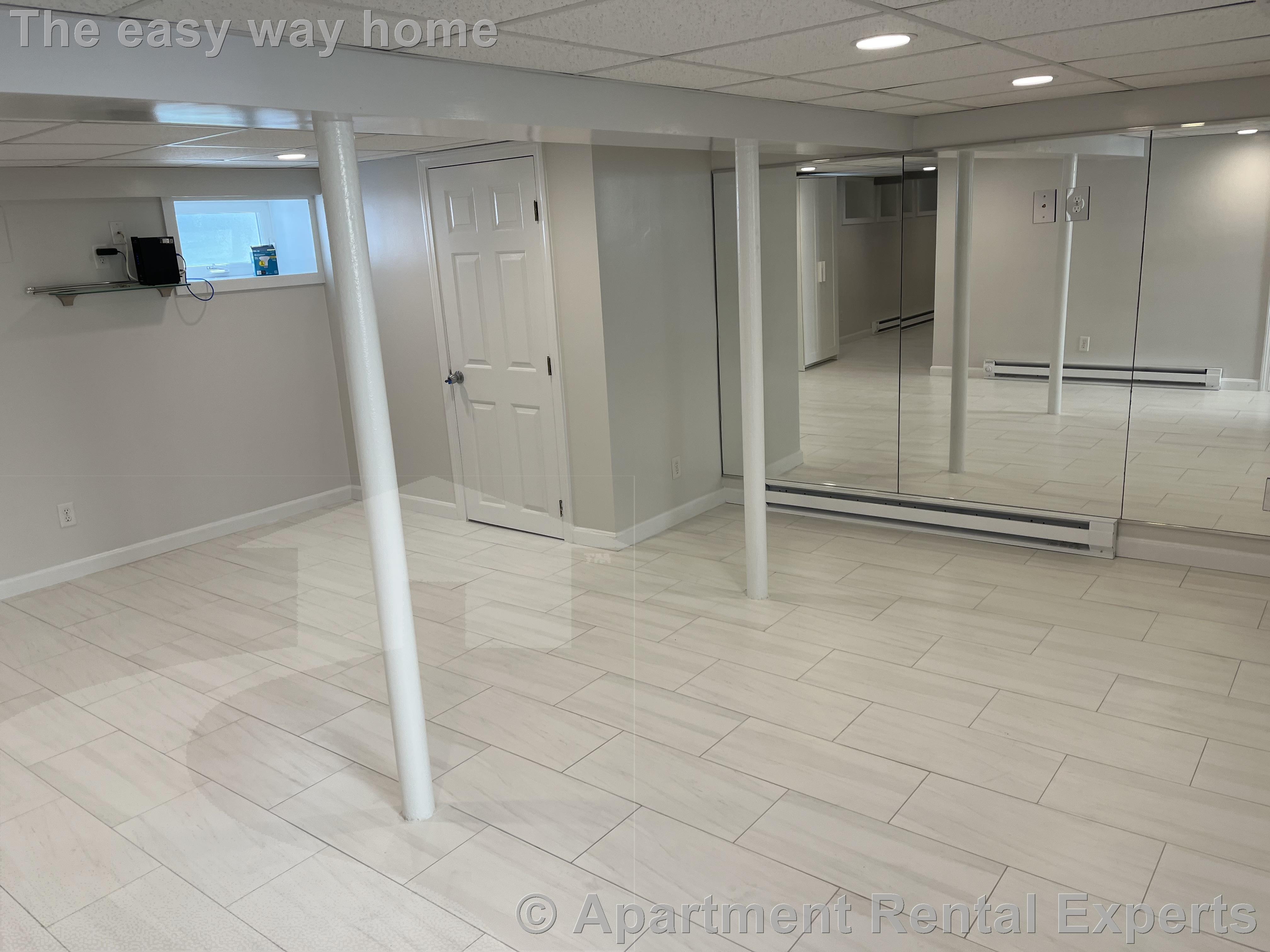 77 Fairfax St, Tufts