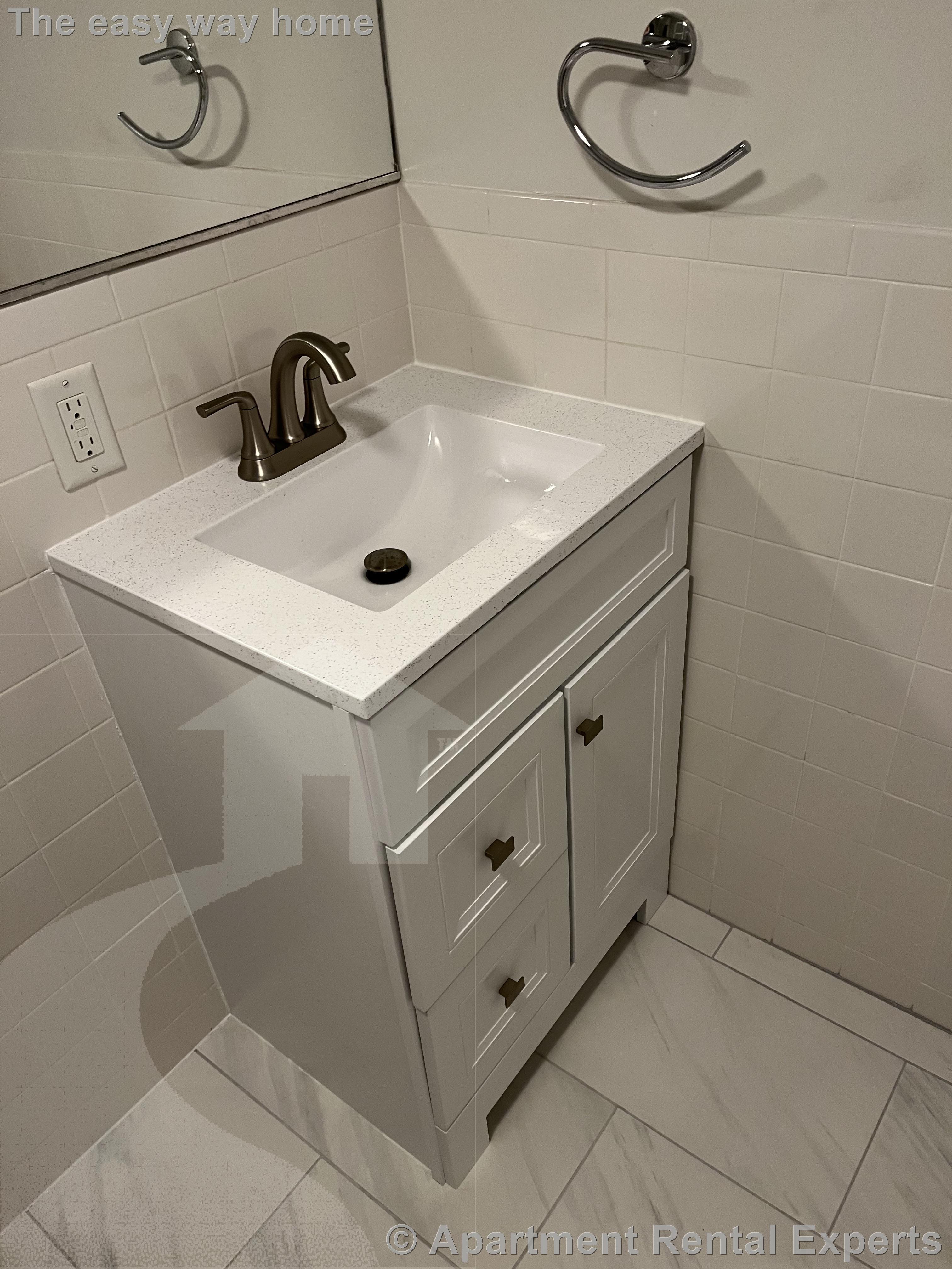 77 Fairfax St, Tufts