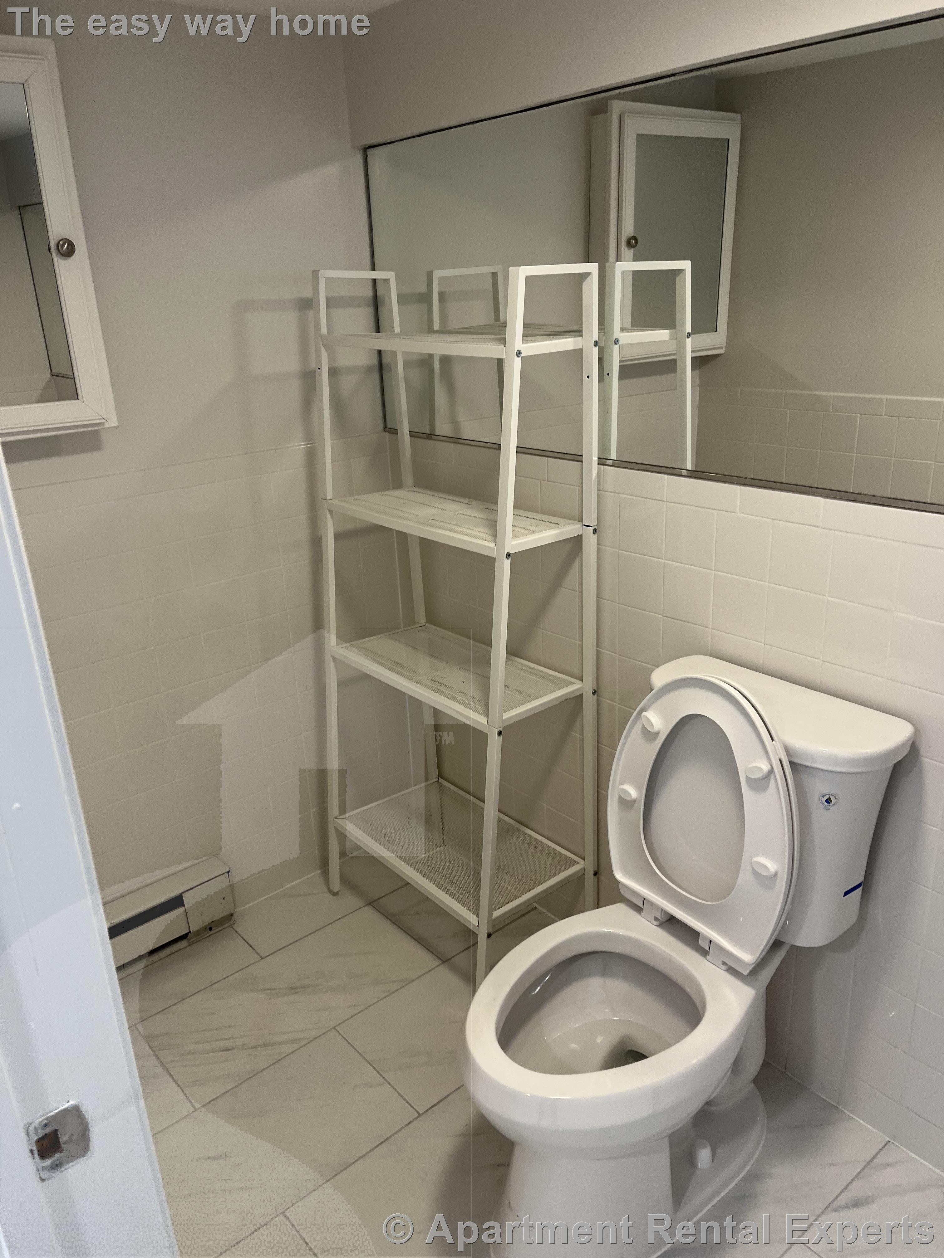 77 Fairfax St, Tufts