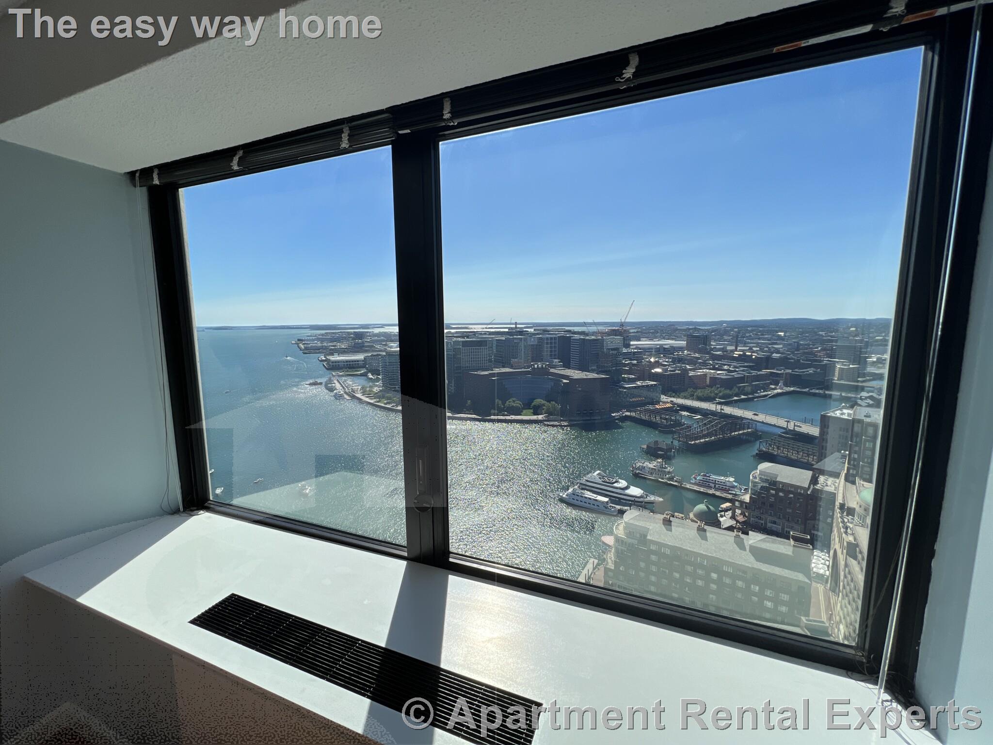 85 East India Row, Downtown