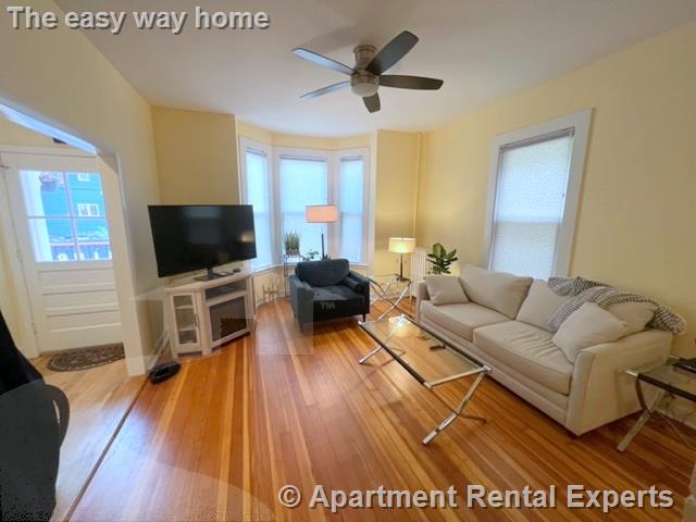 26 Houghton St, Inman Square