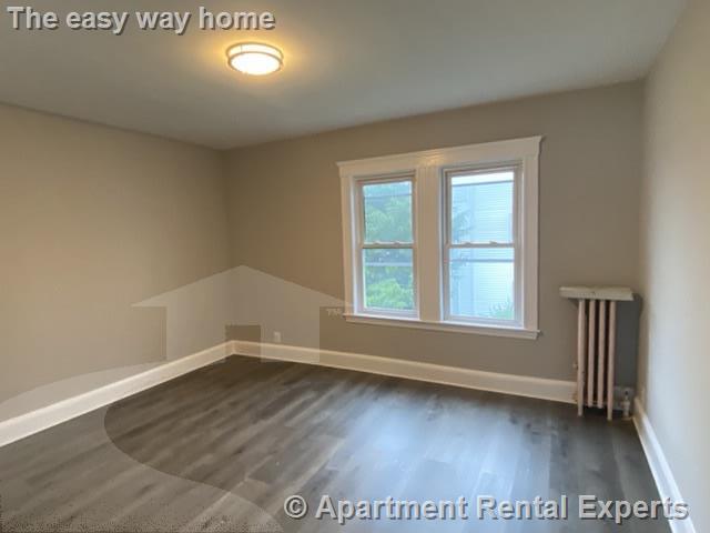 11 Goldsmith Ave, Tufts