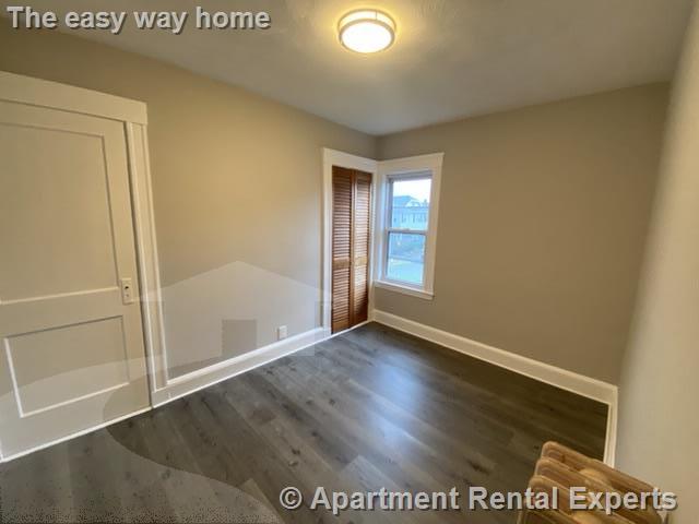 11 Goldsmith Ave, Tufts