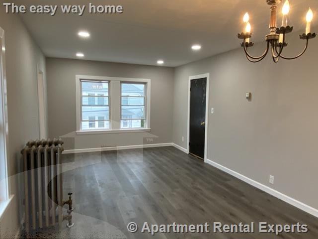 11 Goldsmith Ave, Tufts