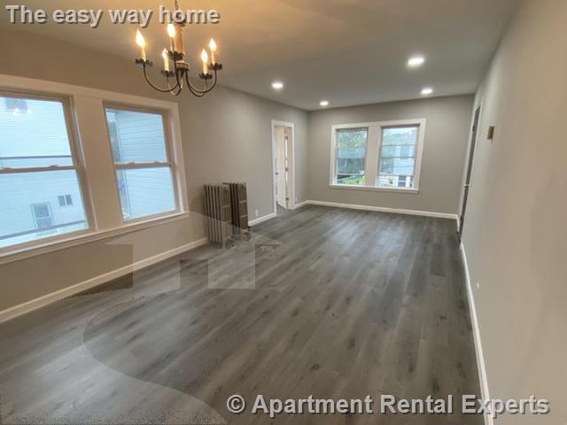 11 Goldsmith Ave, Tufts