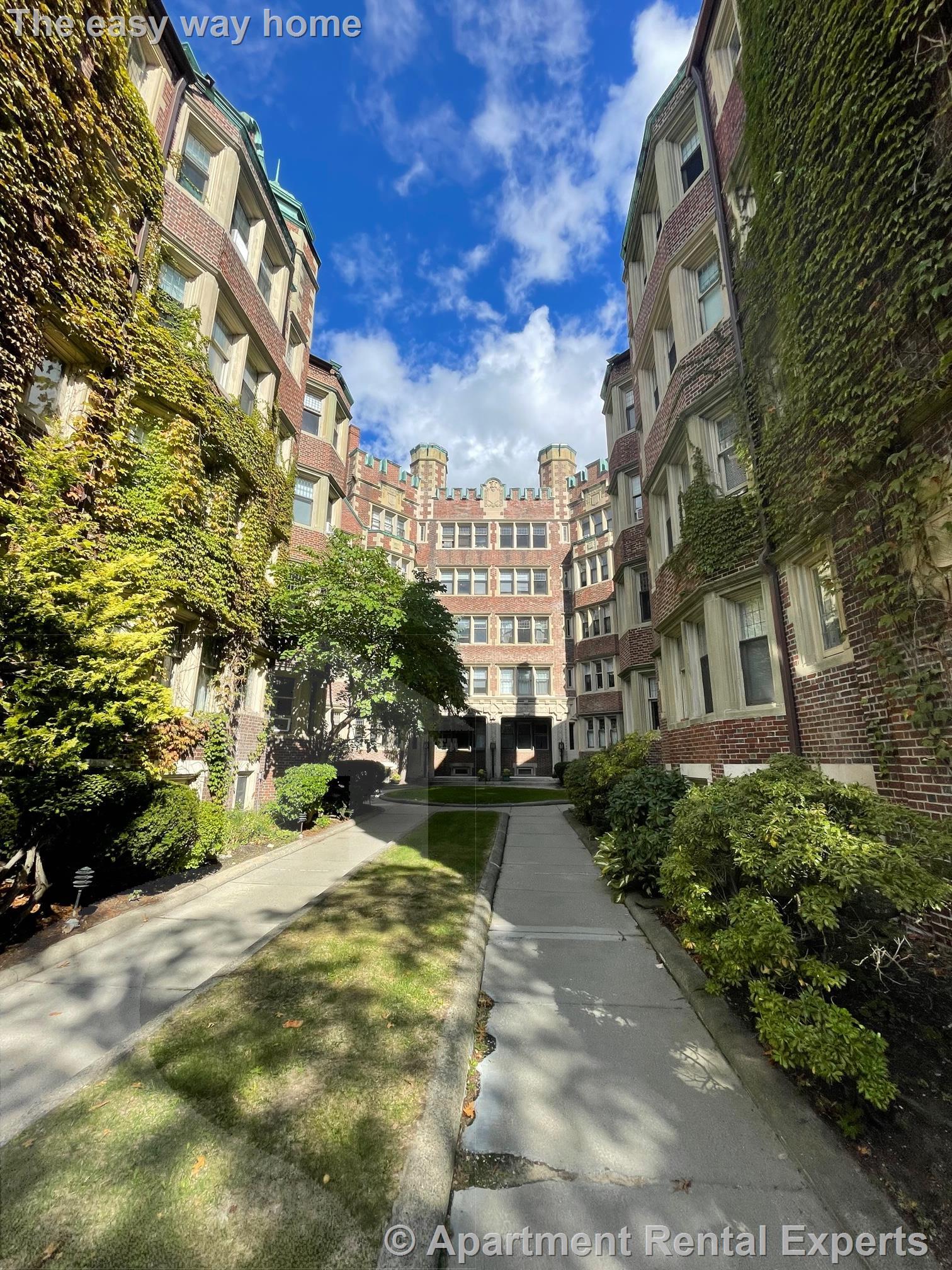 10 Dana St, Harvard Square