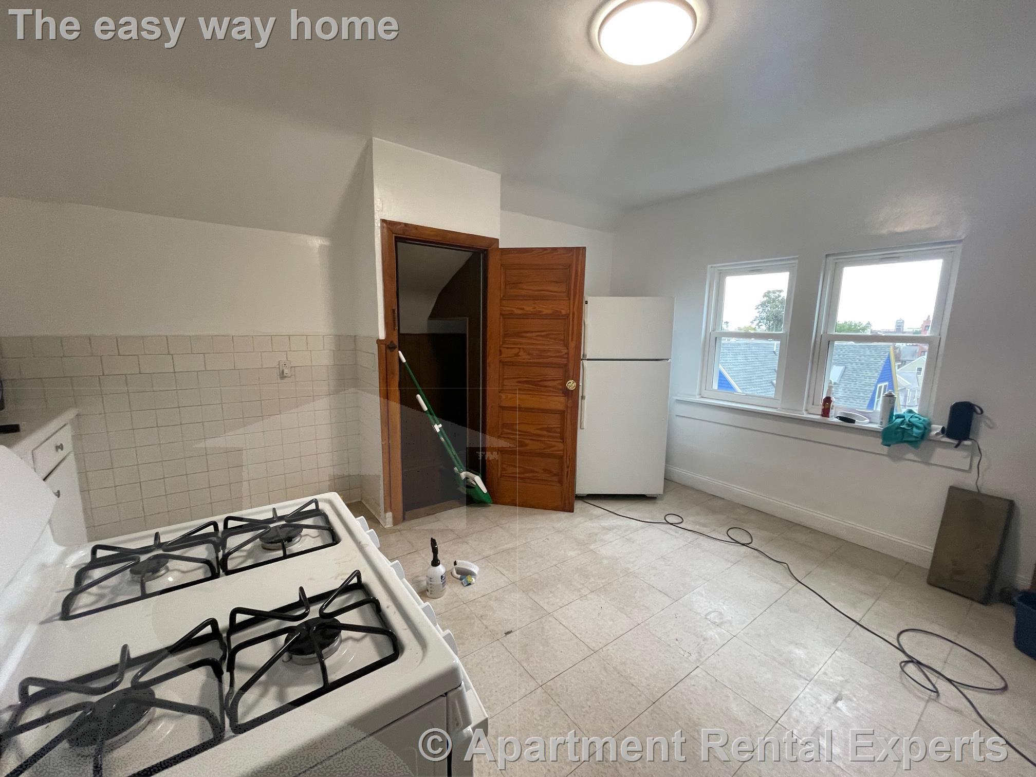 145 Lowell St, Spring Hill