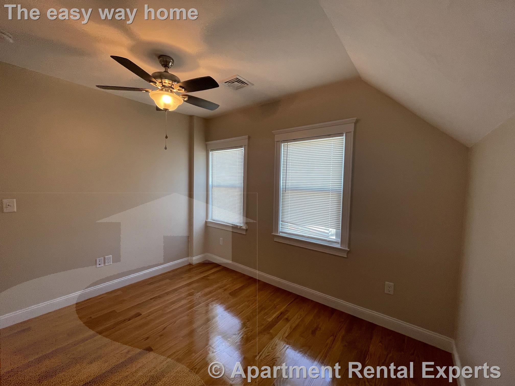 52 Albion St, Magoun Square