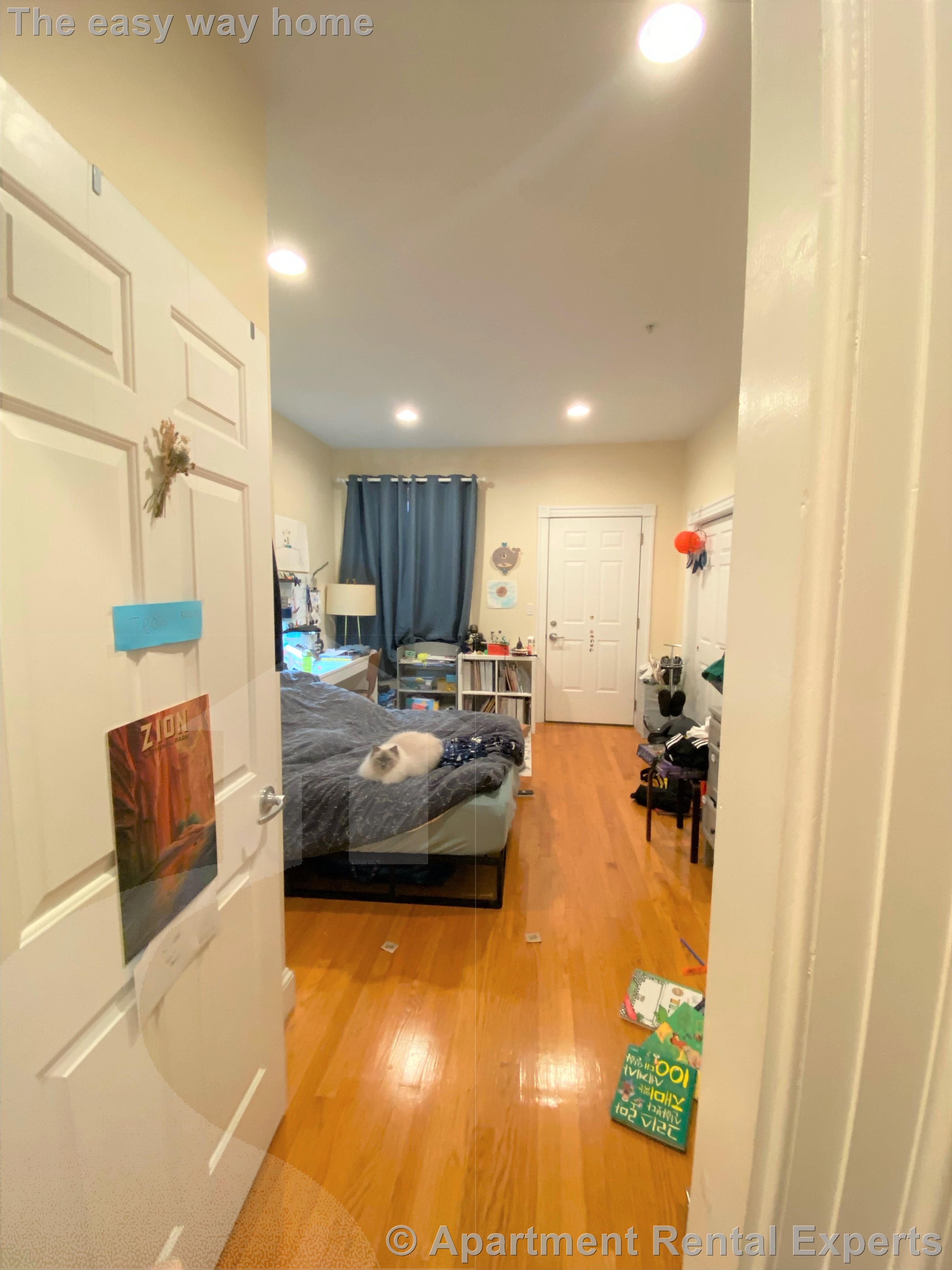 22 Trowbridge St, Harvard Square