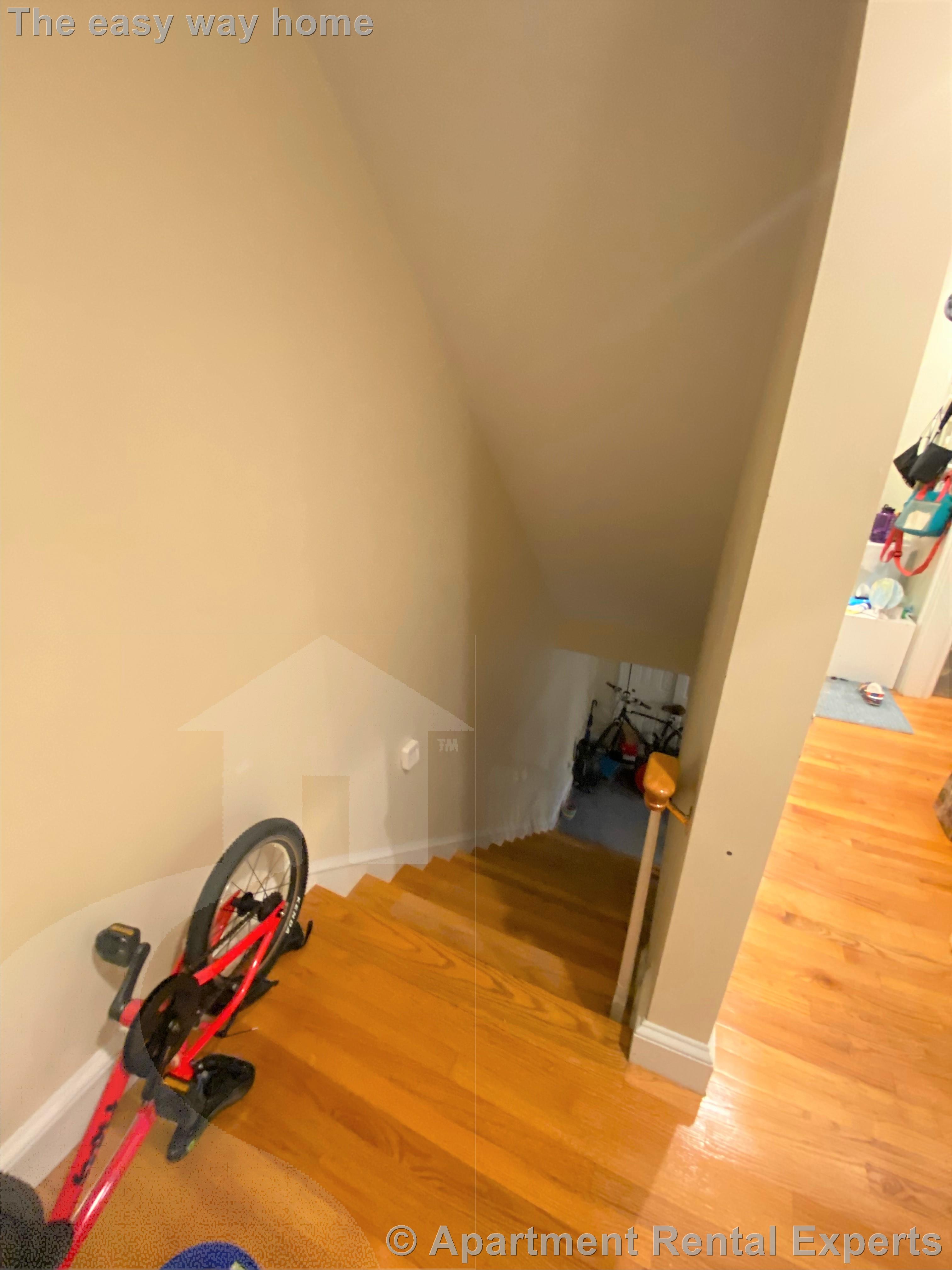 22 Trowbridge St, Harvard Square