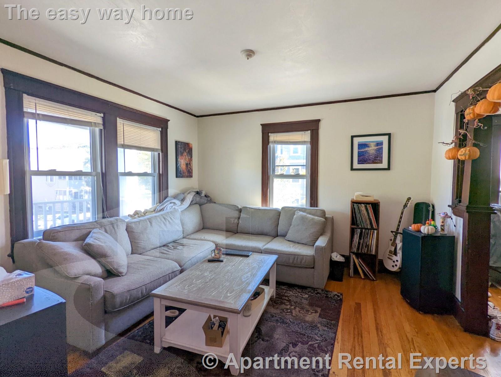 998 Broadway, Davis Square