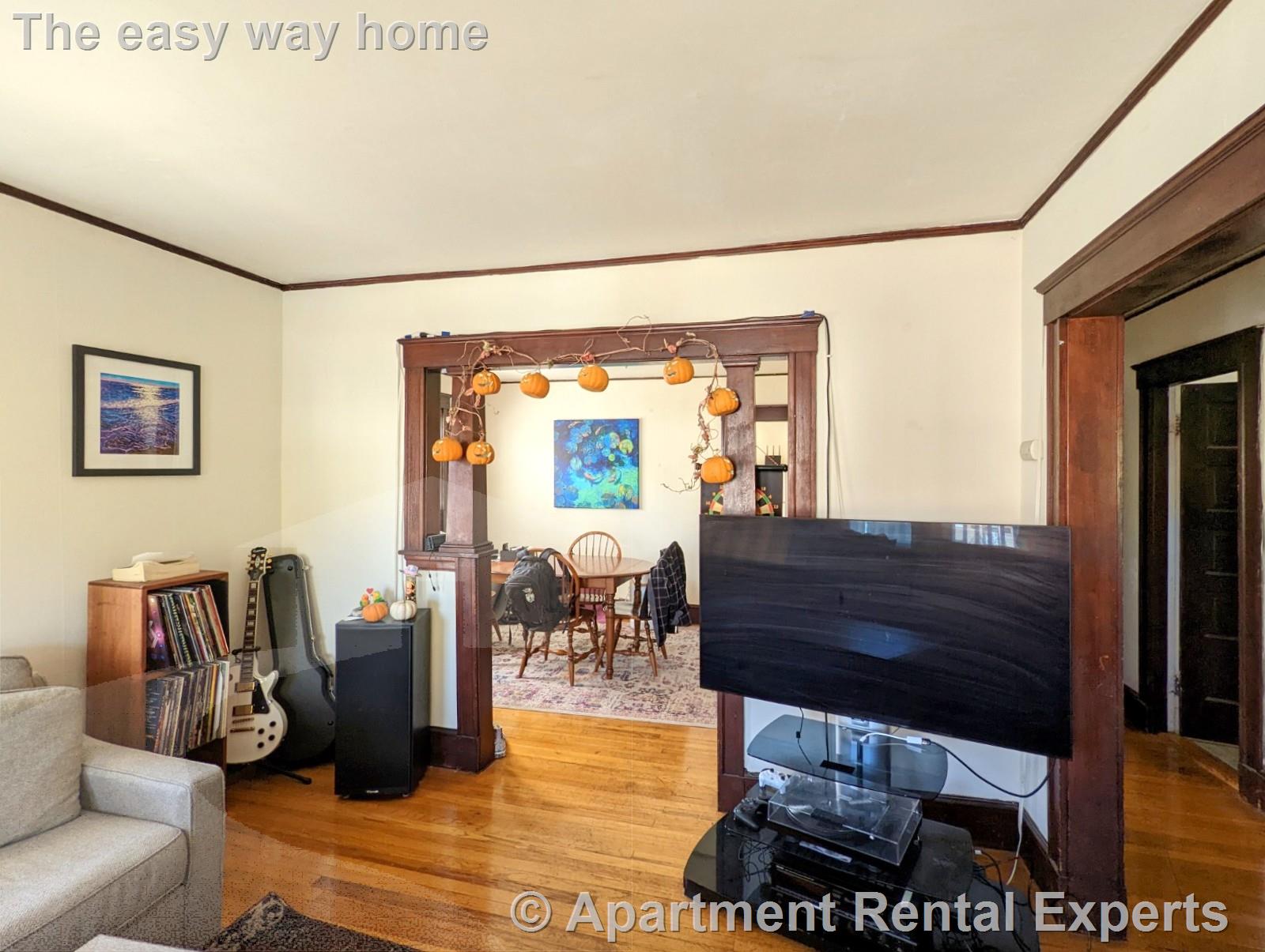 998 Broadway, Davis Square