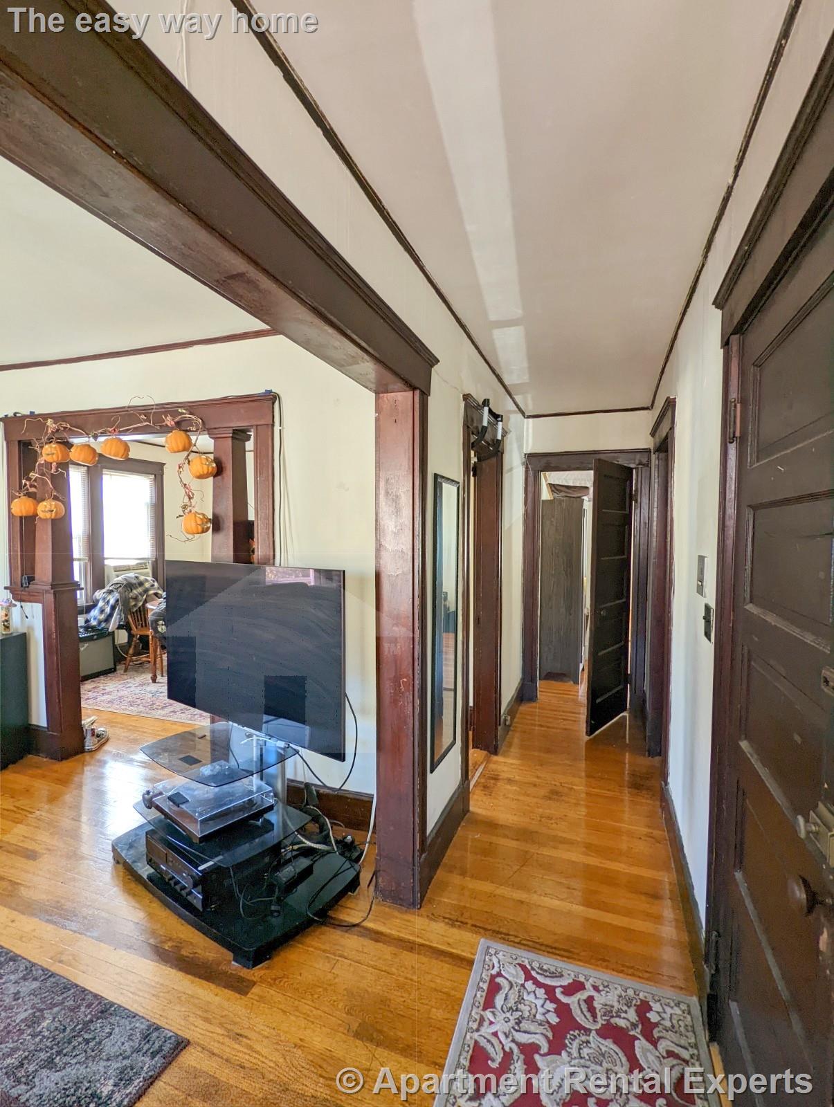 998 Broadway, Davis Square