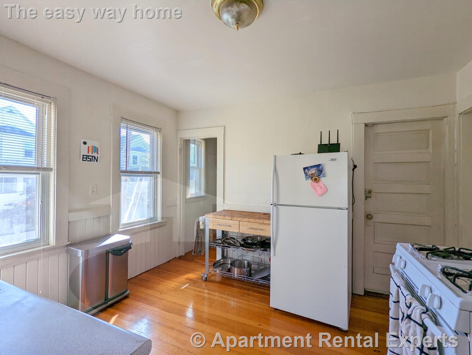 998 Broadway, Davis Square