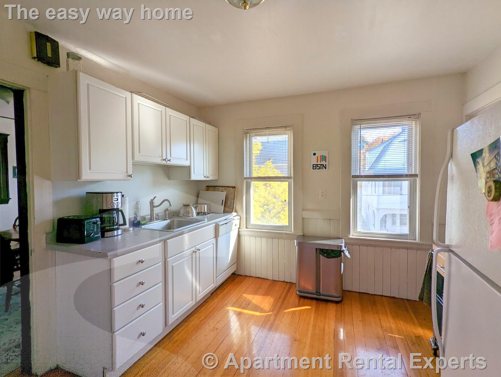 998 Broadway, Davis Square