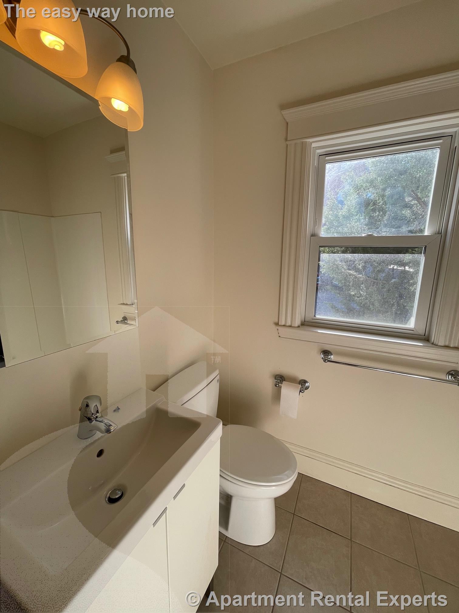 17 Upland Park, Magoun Square