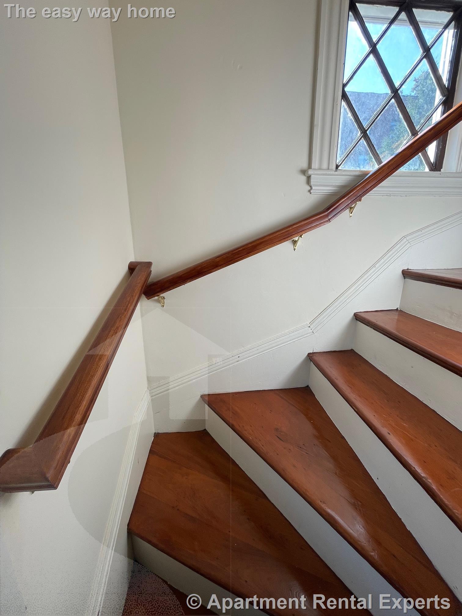 17 Upland Park, Magoun Square