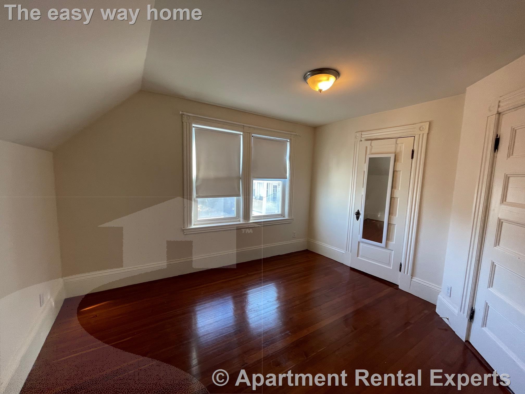 17 Upland Park, Magoun Square