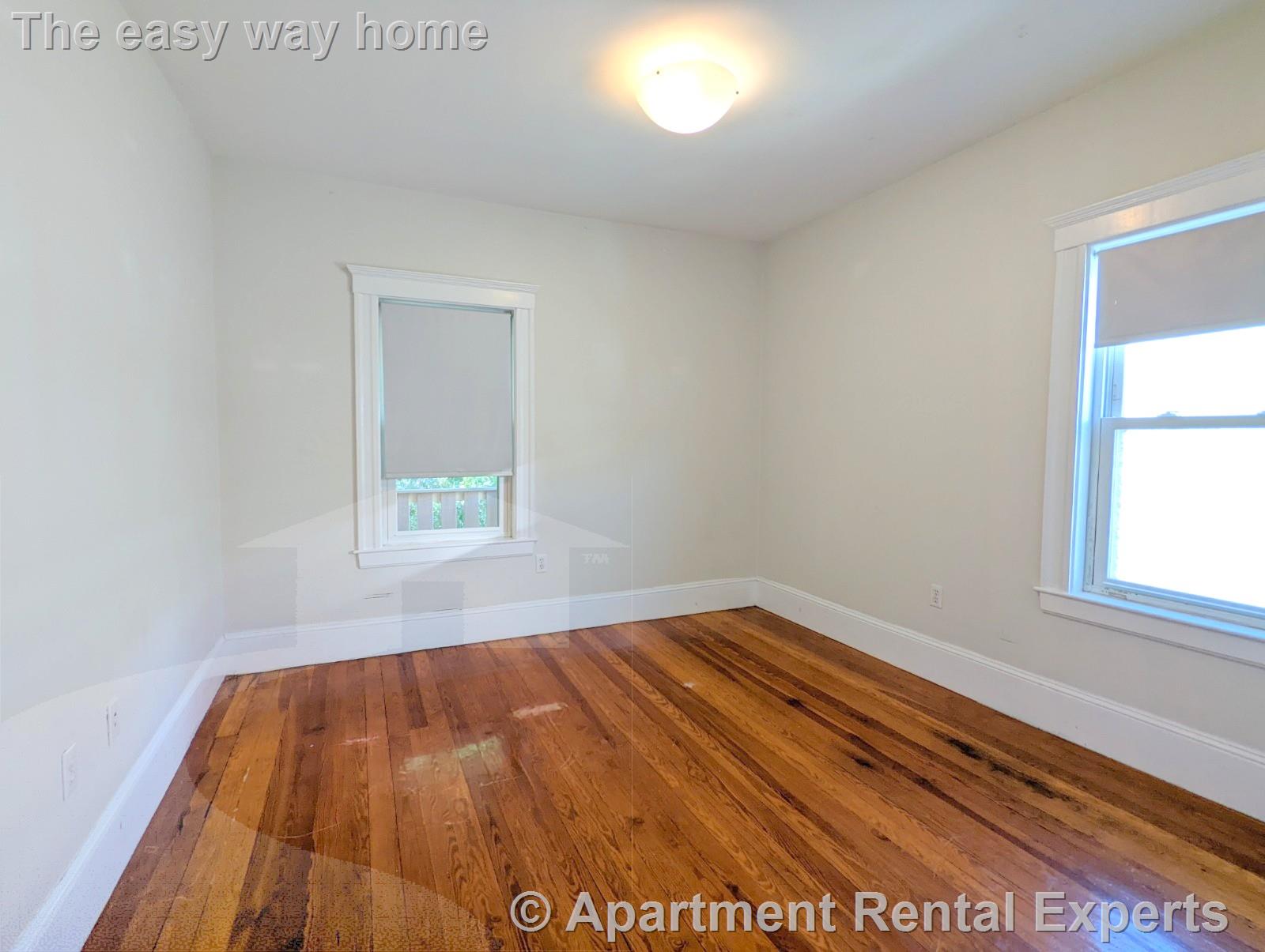 292 Boston Ave, Tufts