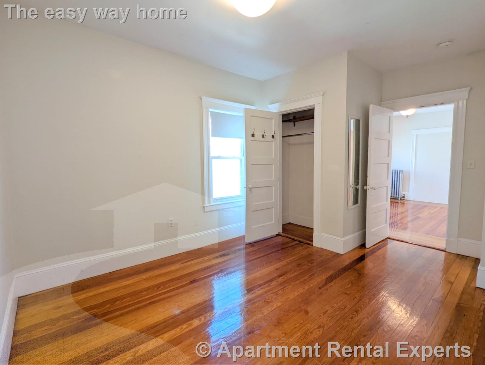 292 Boston Ave, Tufts