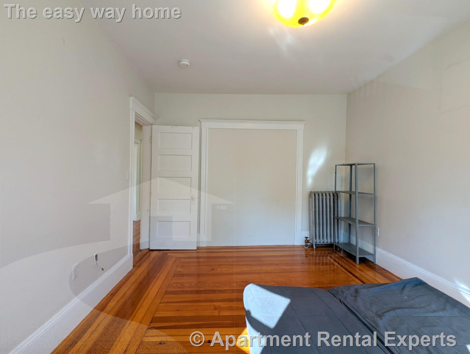 292 Boston Ave, Tufts