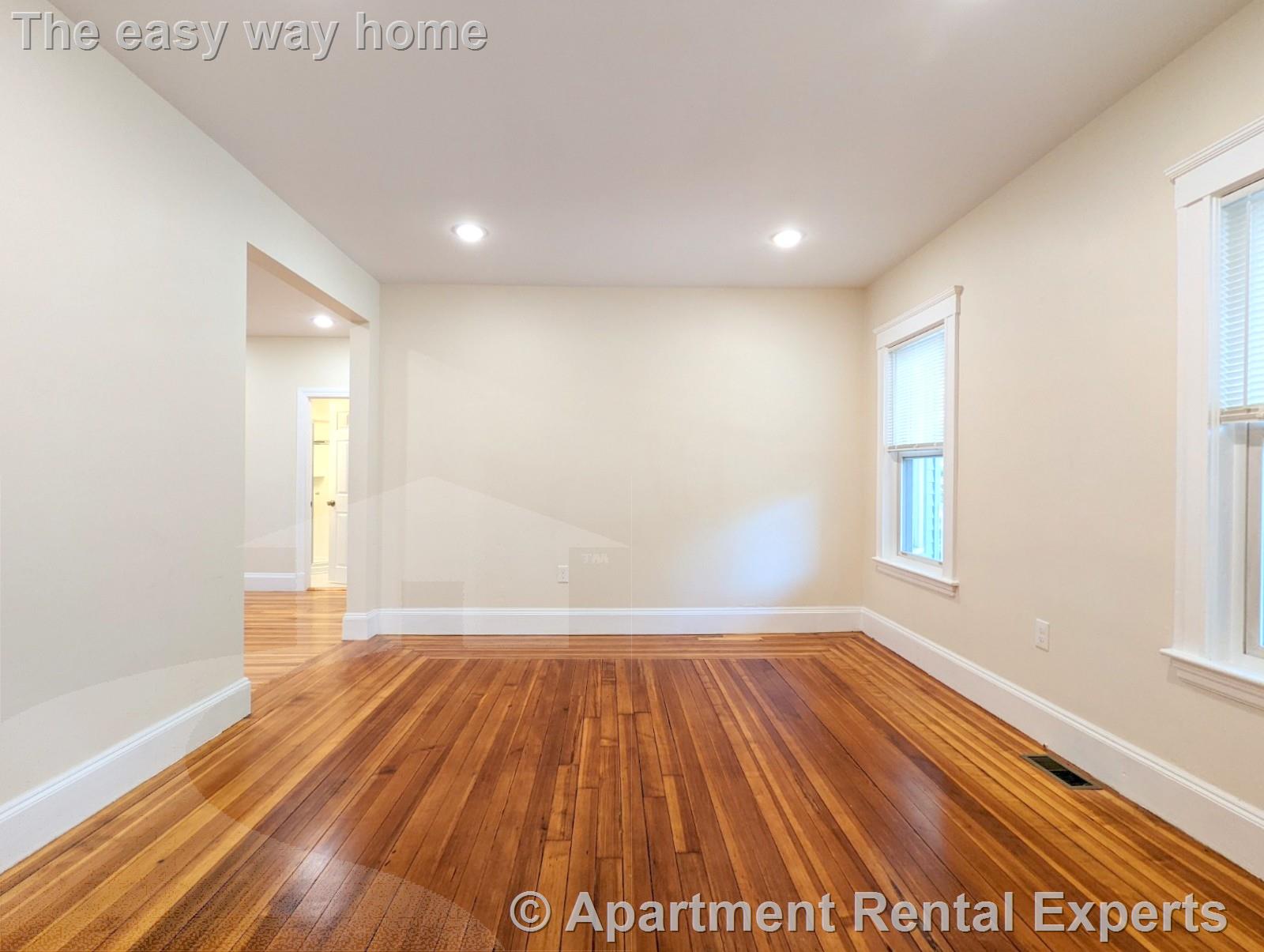 8-10 Lowell Cir, Spring Hill