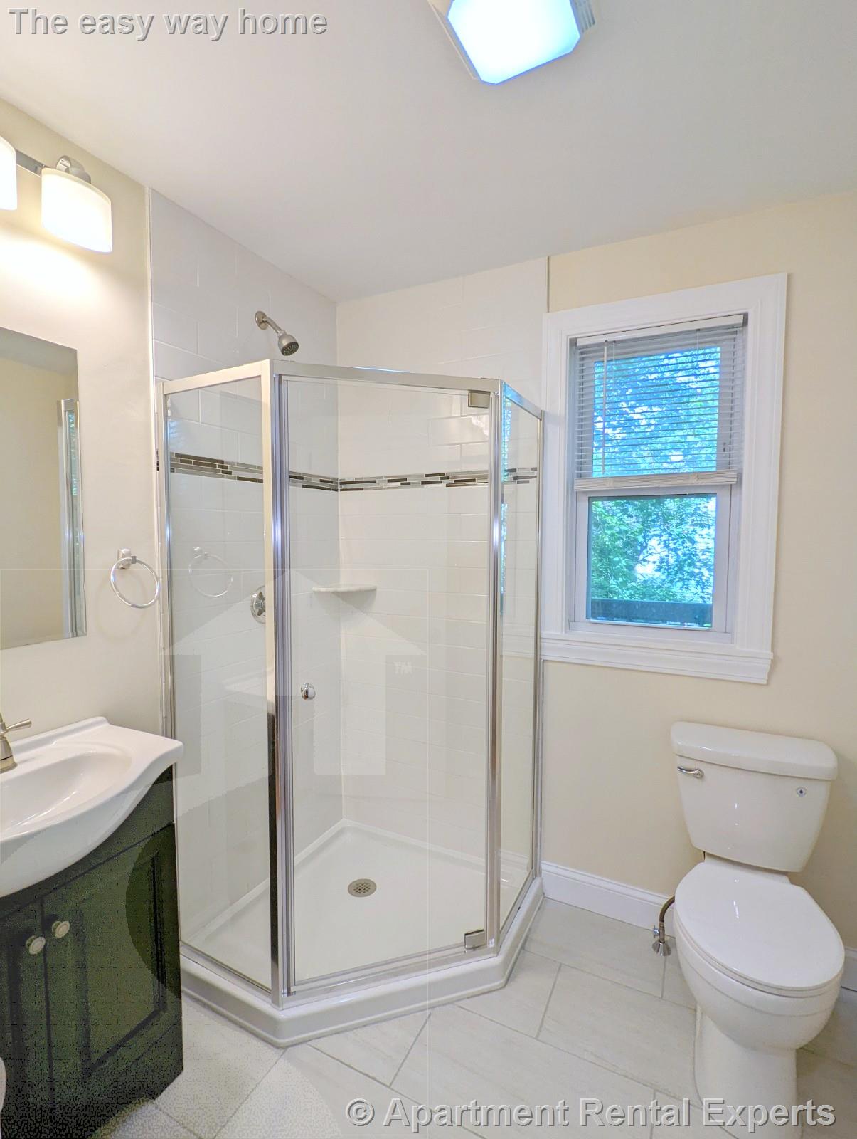 8-10 Lowell Cir, Spring Hill