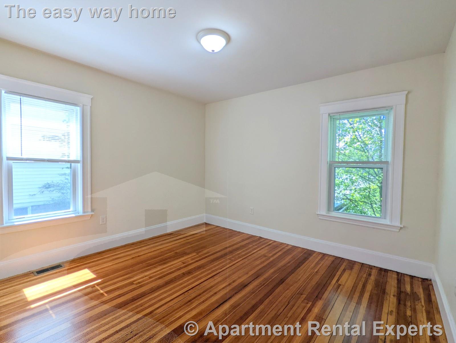 8-10 Lowell Cir, Spring Hill