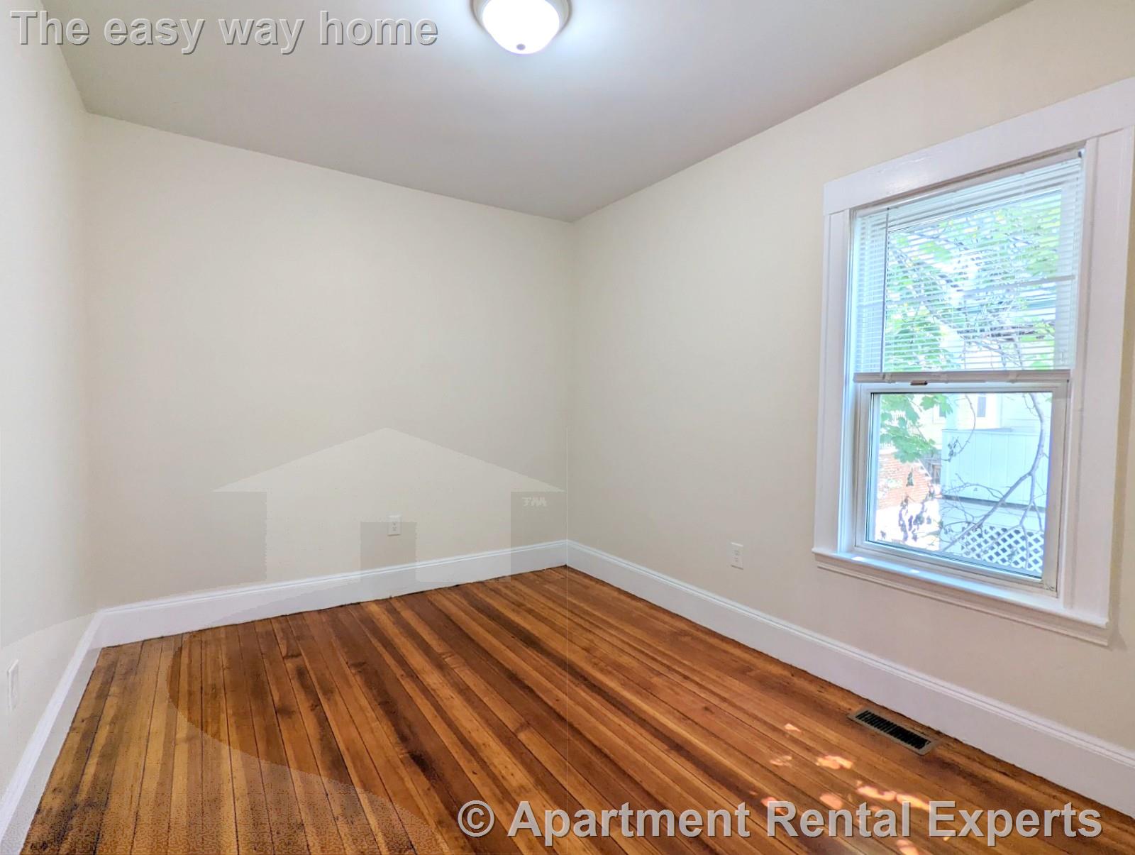 8-10 Lowell Cir, Spring Hill