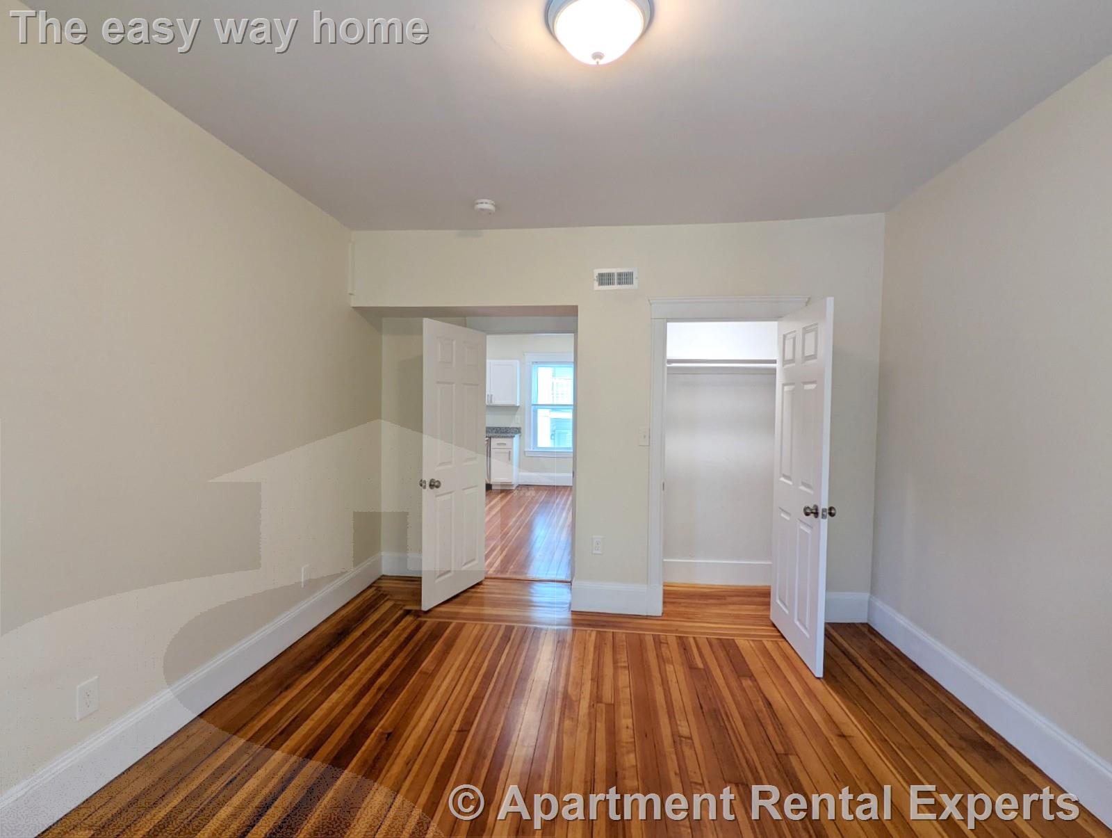 8-10 Lowell Cir, Porter Square