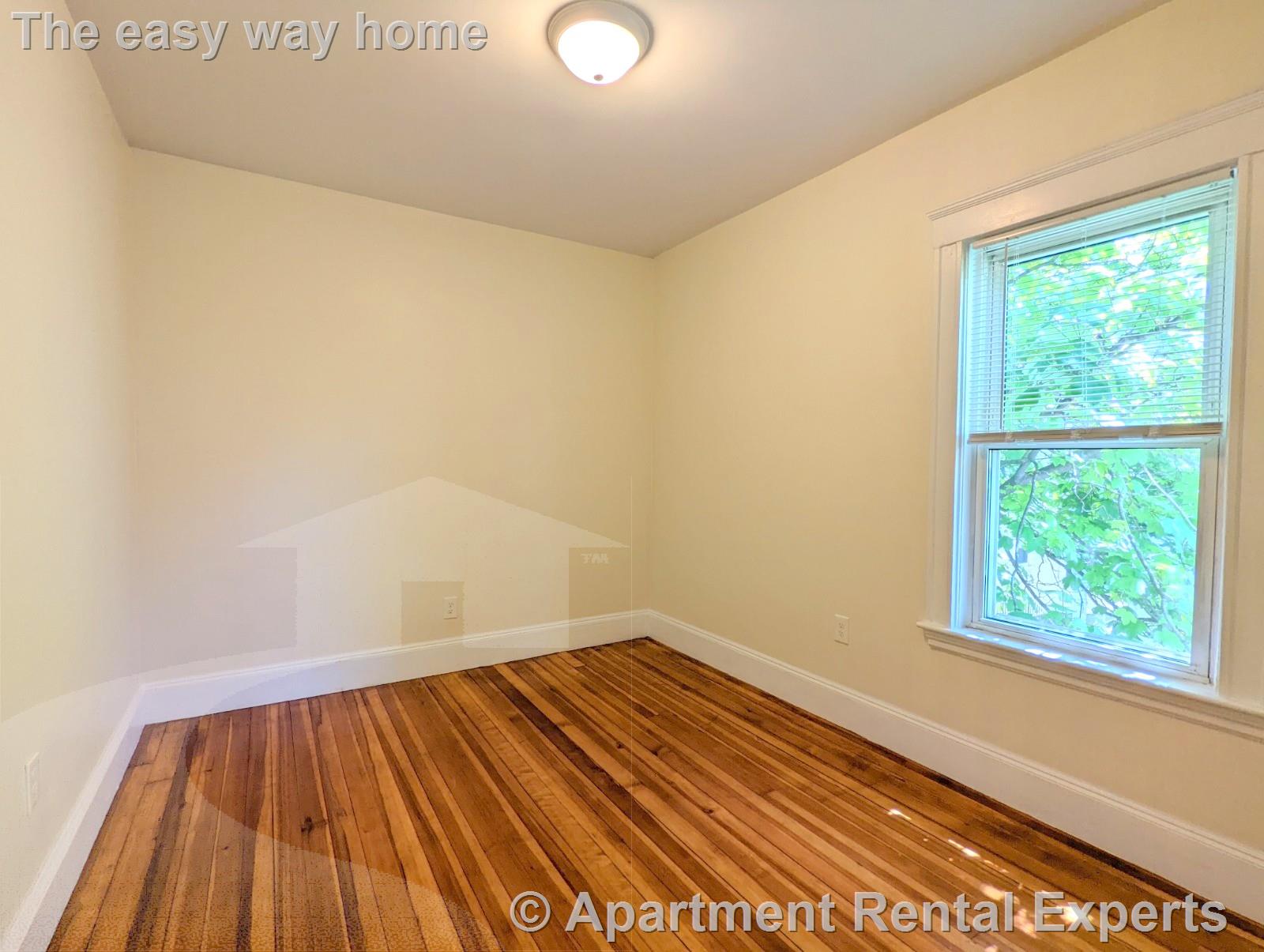 8-10 Lowell Cir, Porter Square