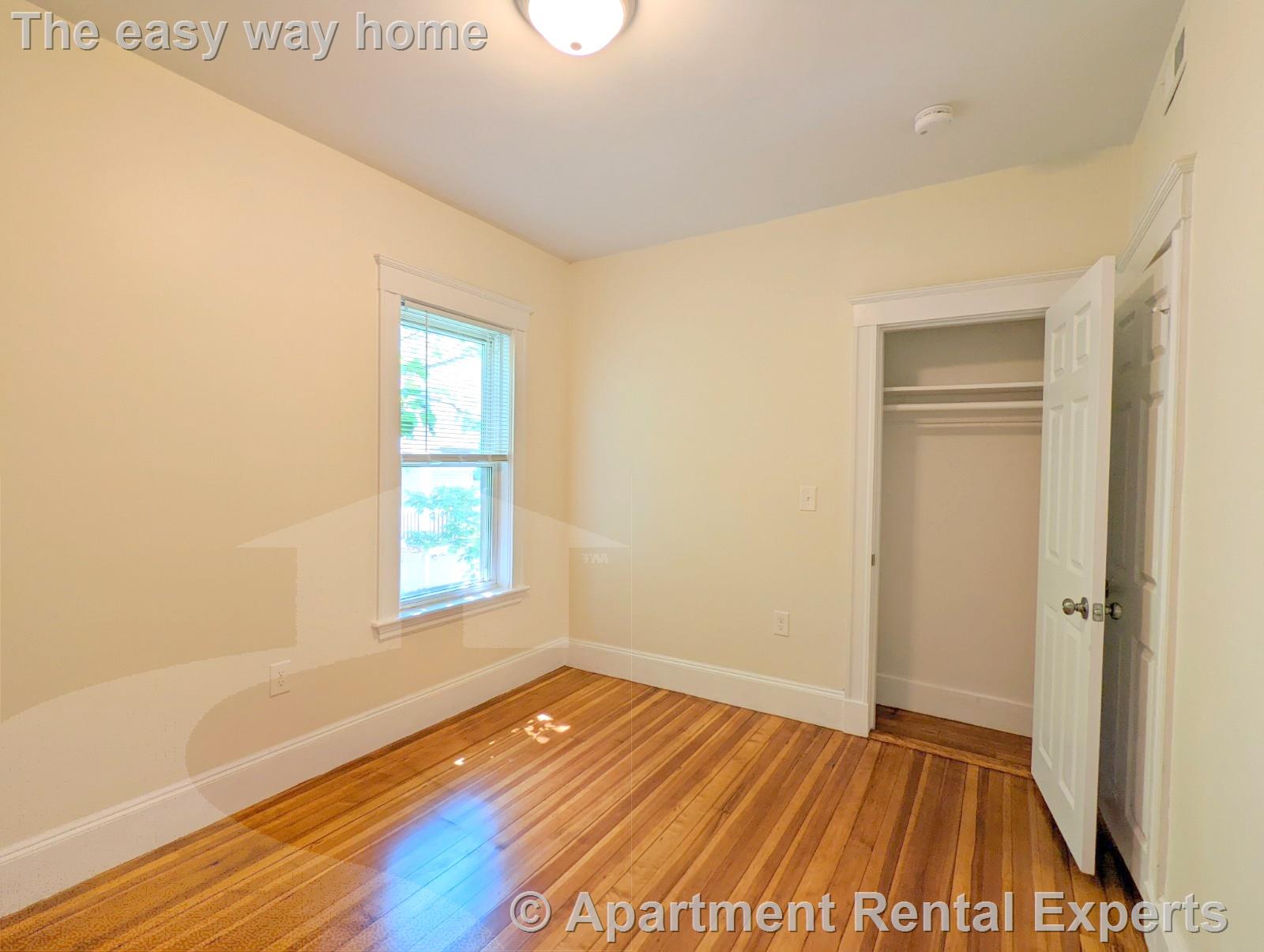 8-10 Lowell Cir, Porter Square